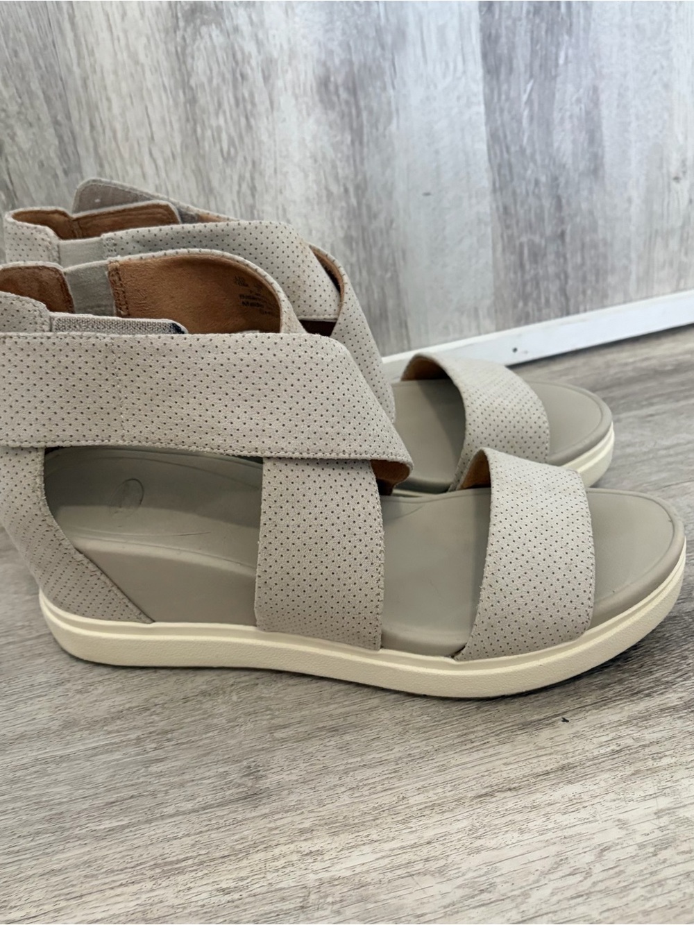 Dr. Scholls Sheena Platform Wedge Sandals Light Grey Oyster Beige Womens Size 10